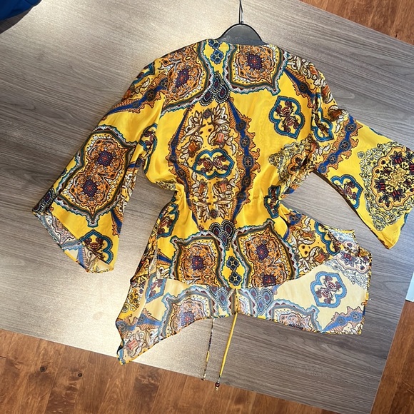 Princess goes Hollywood flowy silk top - Picture 6 of 9